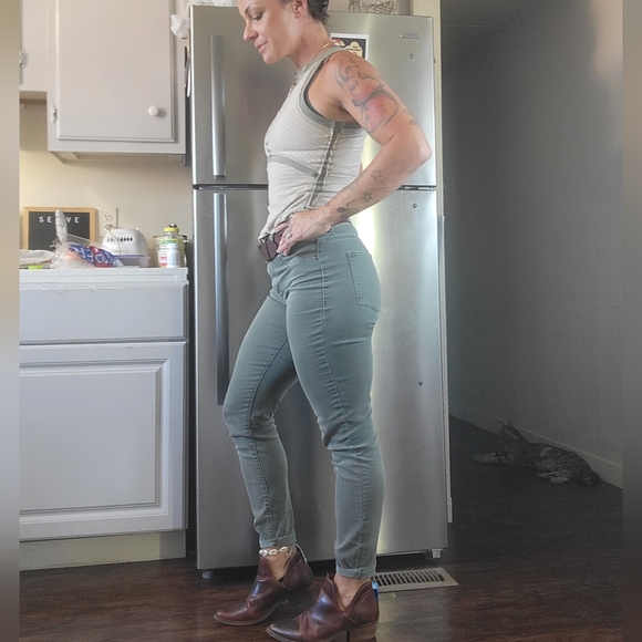 Green Maurices Jeggings mid rise sz small - Picture 2 of 3